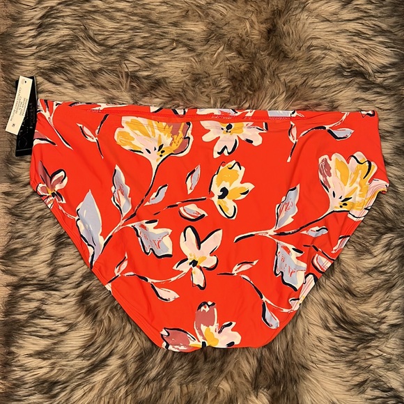 Plus size red / orange flower print bikini bottom. - Picture 2 of 4